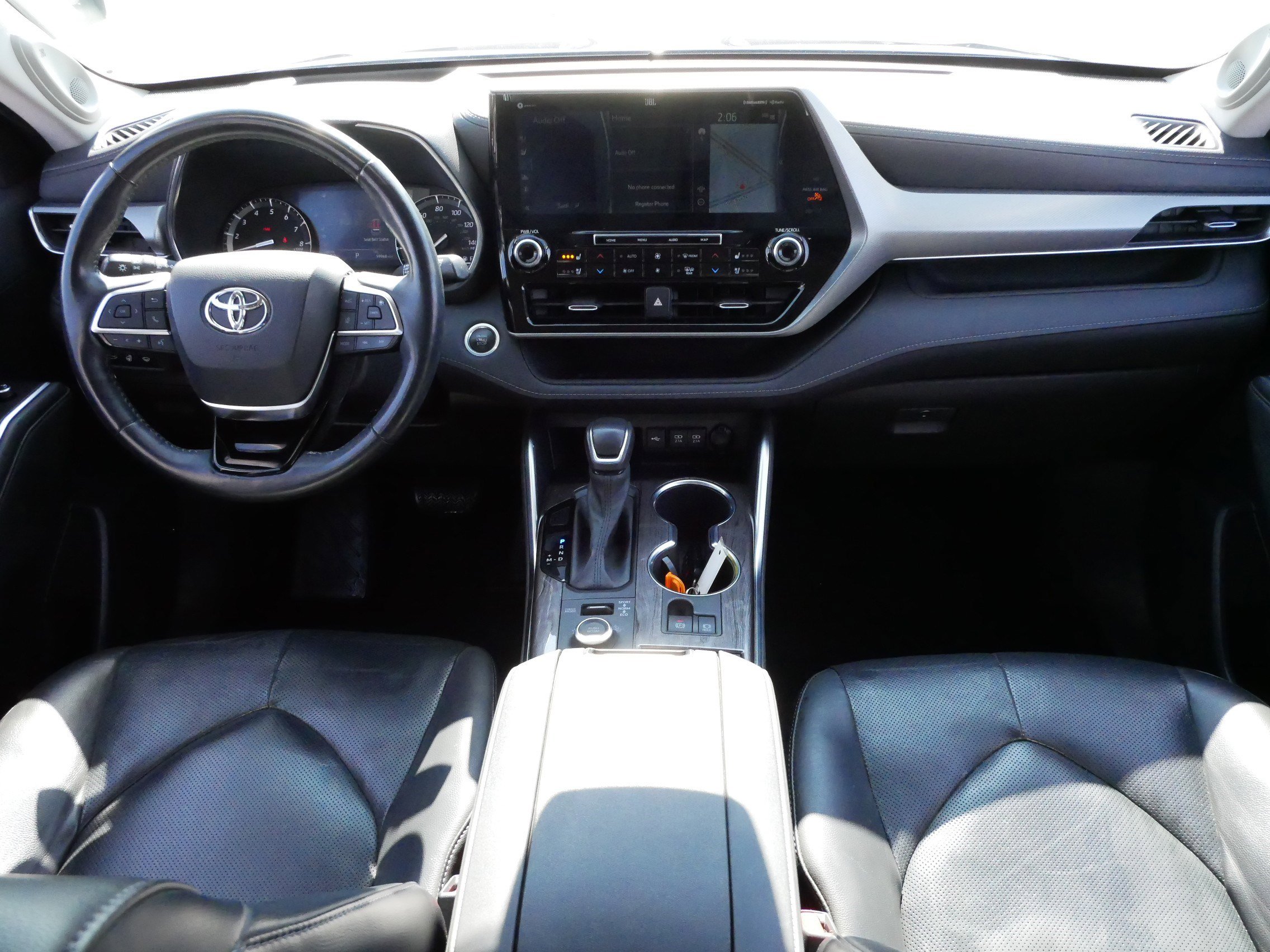 Used 2020 Toyota Highlander Platinum image 10