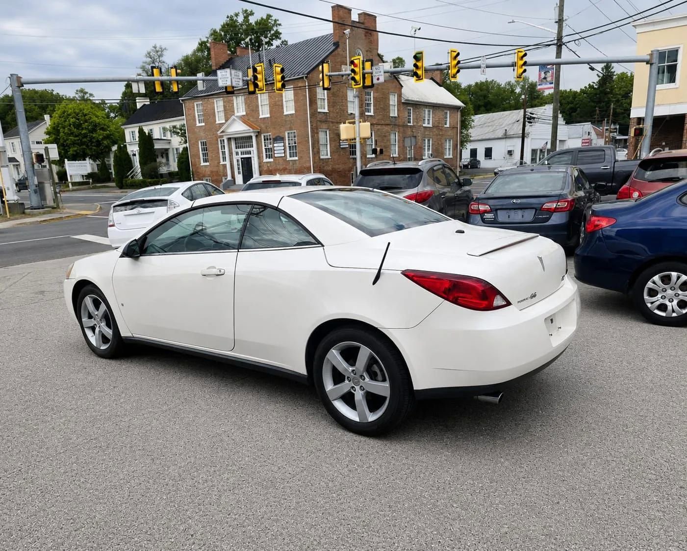 Used 2007 Pontiac G6 GT w/ Premium Package FWD image 4