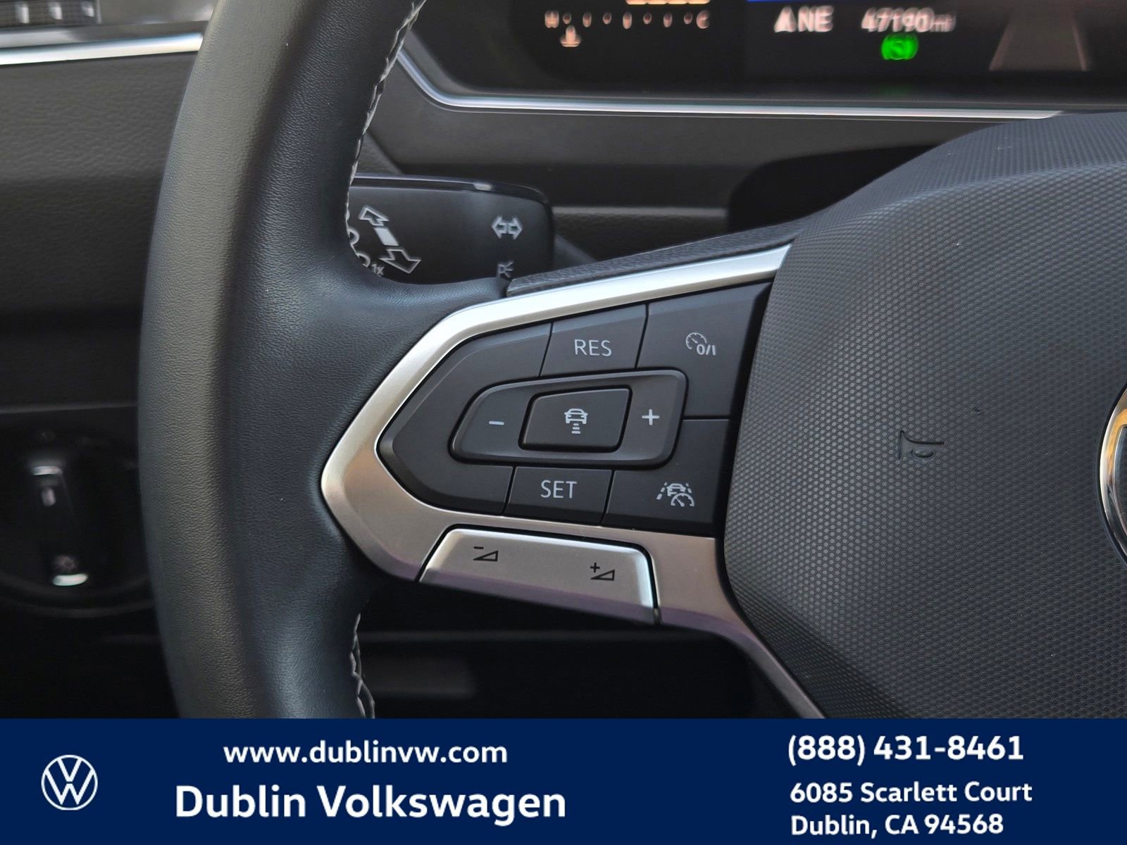 Certified 2022 Volkswagen Tiguan SE FWD image 21