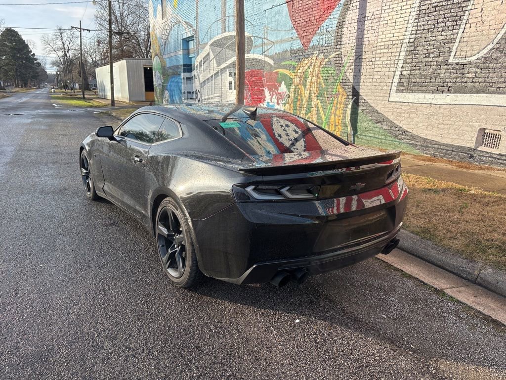 Used 2017 Chevrolet Camaro LT image 4