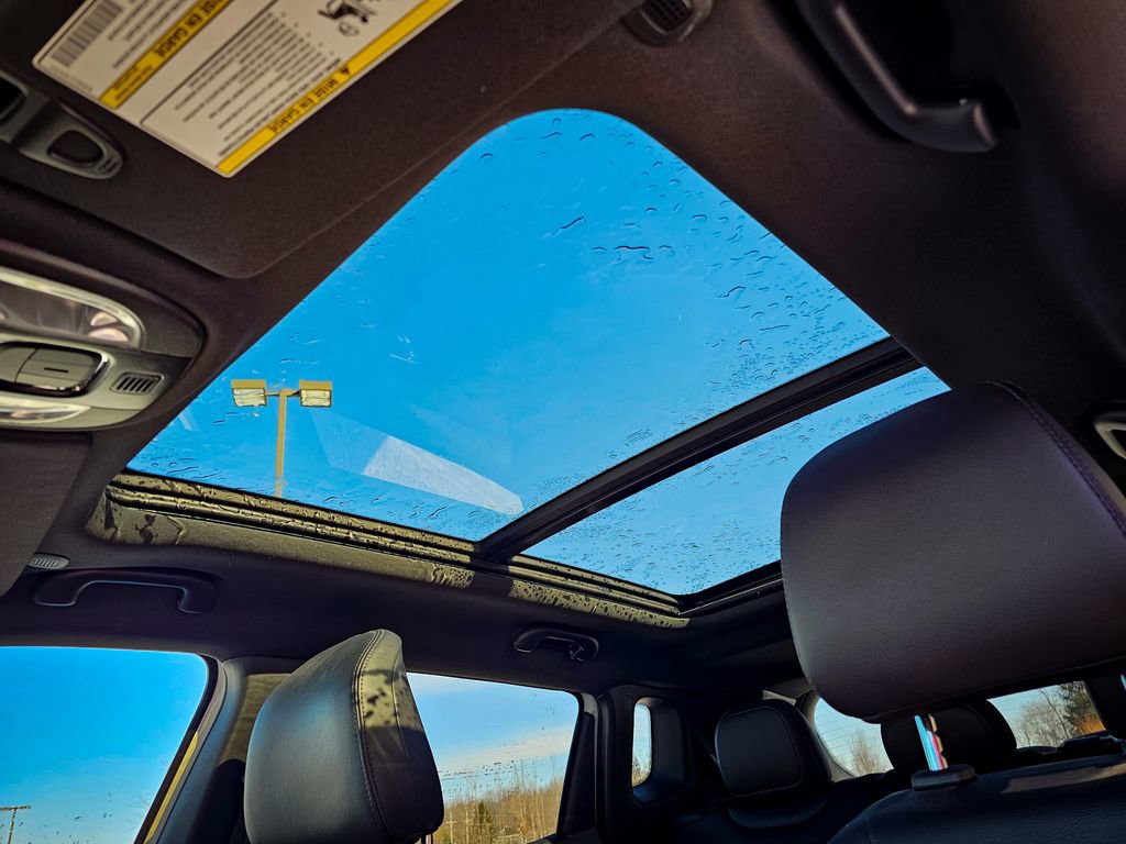 Certified 2024 Jeep Compass Limited w/ High Altitude Package image 16