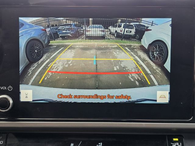 Used 2025 Toyota Camry SE image 13