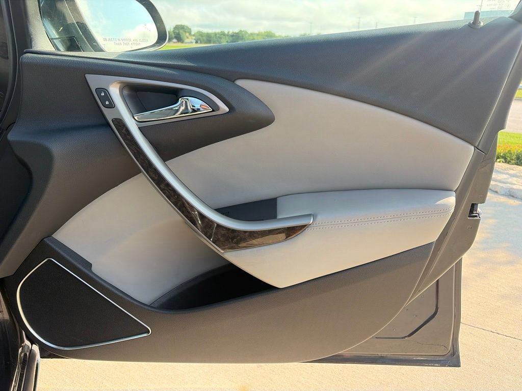 Used 2014 Buick Verano Convenience FWD image 25