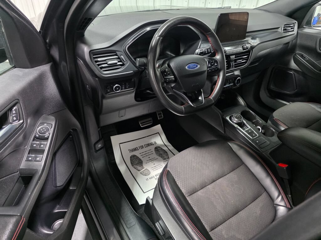 Used 2023 Ford Escape ST-Line Select AWD/4WD image 6