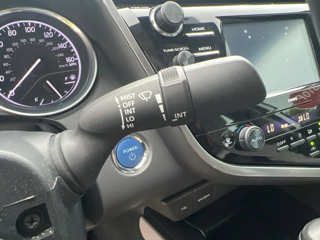Used 2020 Toyota Camry SE FWD image 36