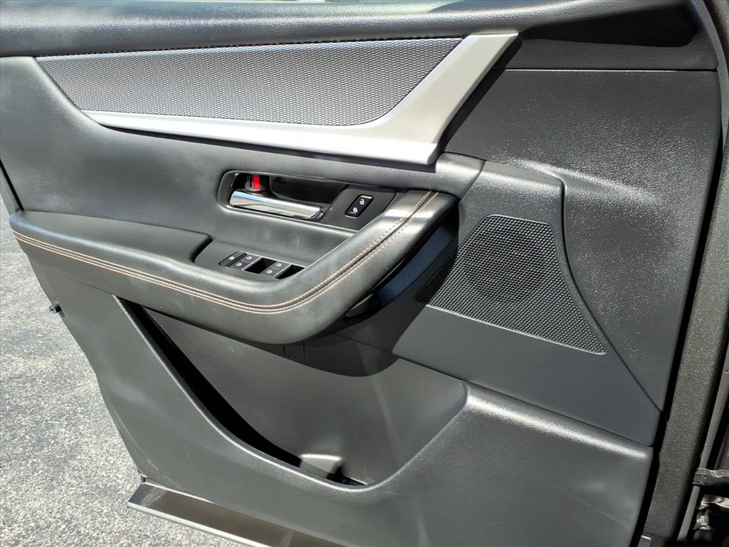 Used 2024 MAZDA CX-90 3.3 Turbo w/ Preferred Plus image 15