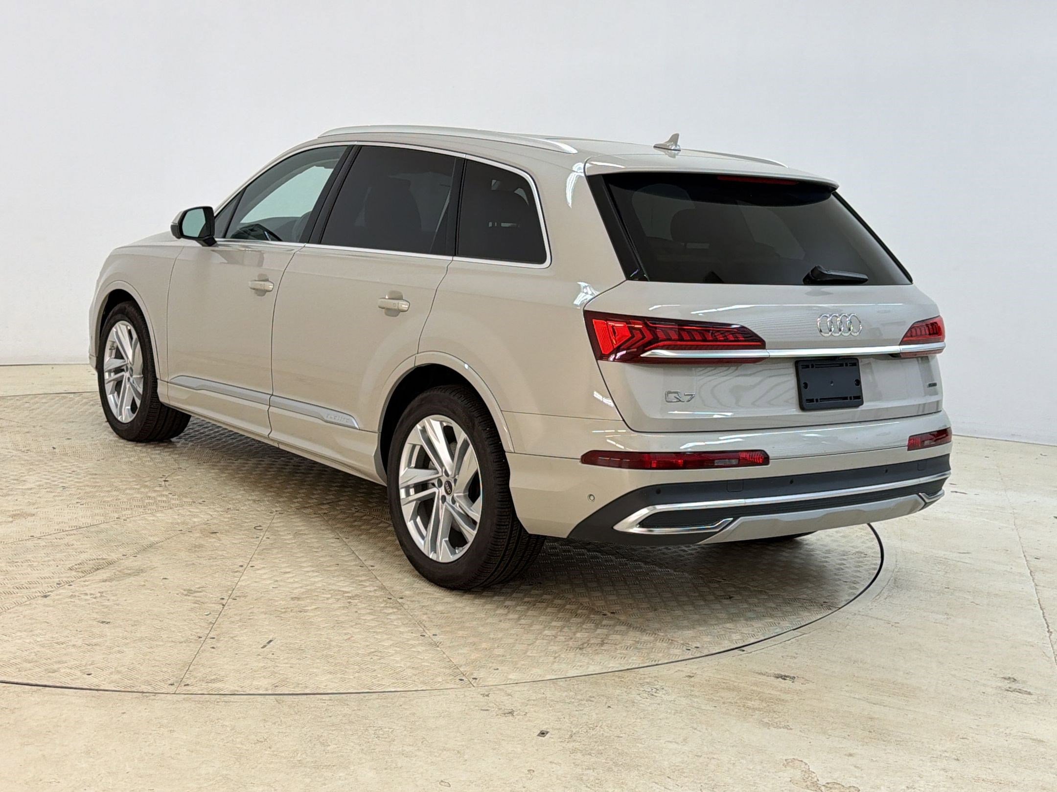 Used 2022 Audi Q7 3.0T Prestige image 3