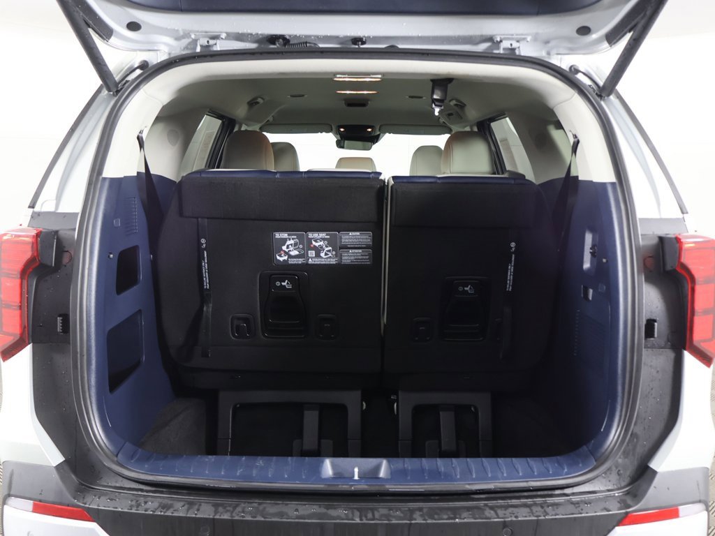 Used 2025 Kia Carnival EX image 20