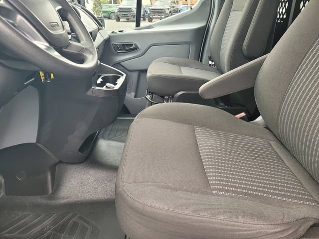 Certified 2018 Ford Transit 250 130 Low Roof w/ Exterior Upgrade Package RWD image 18