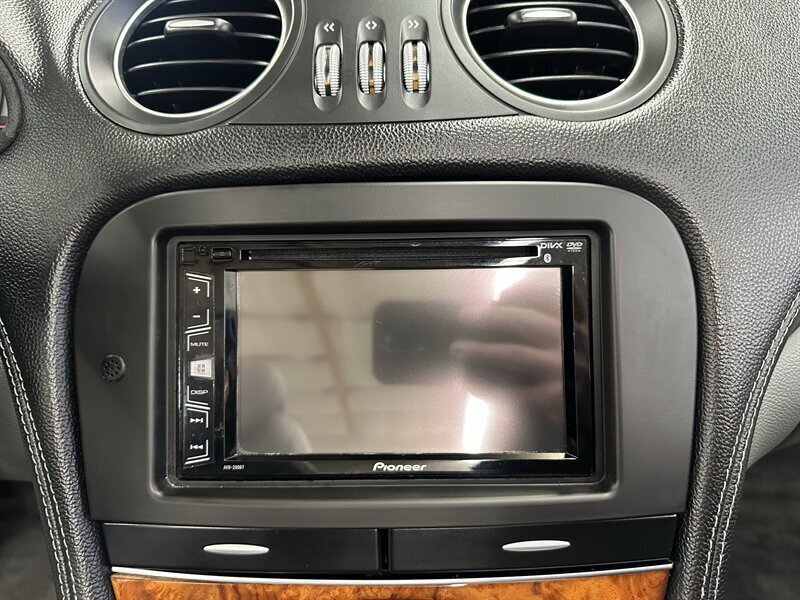 Used 2005 Mercedes-Benz SL 55 AMG image 34