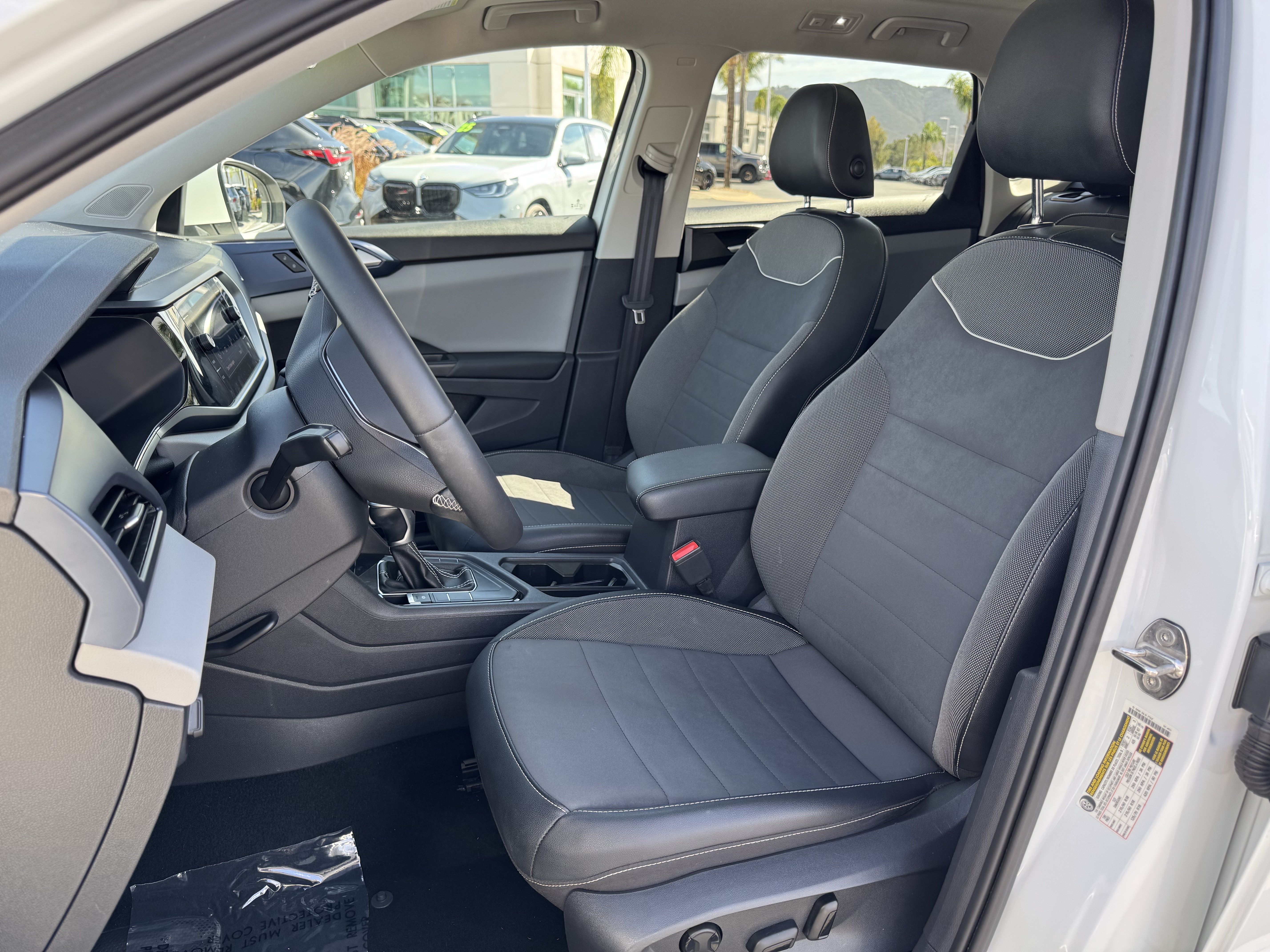 Used 2023 Volkswagen Taos SE w/ Panoramic Sunroof Package FWD image 14