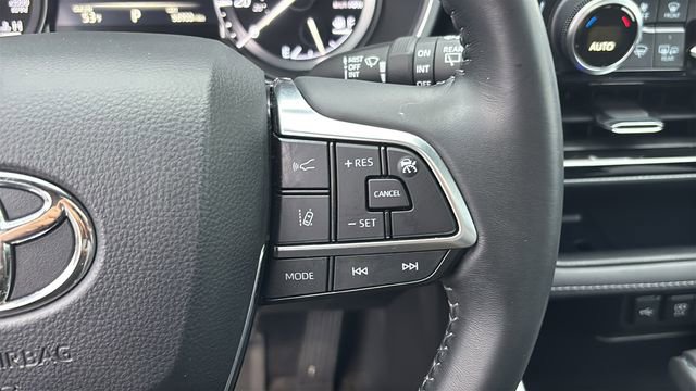 Used 2021 Toyota Highlander XSE image 19