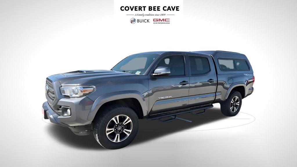 Used 2016 Toyota Tacoma TRD Sport image 3