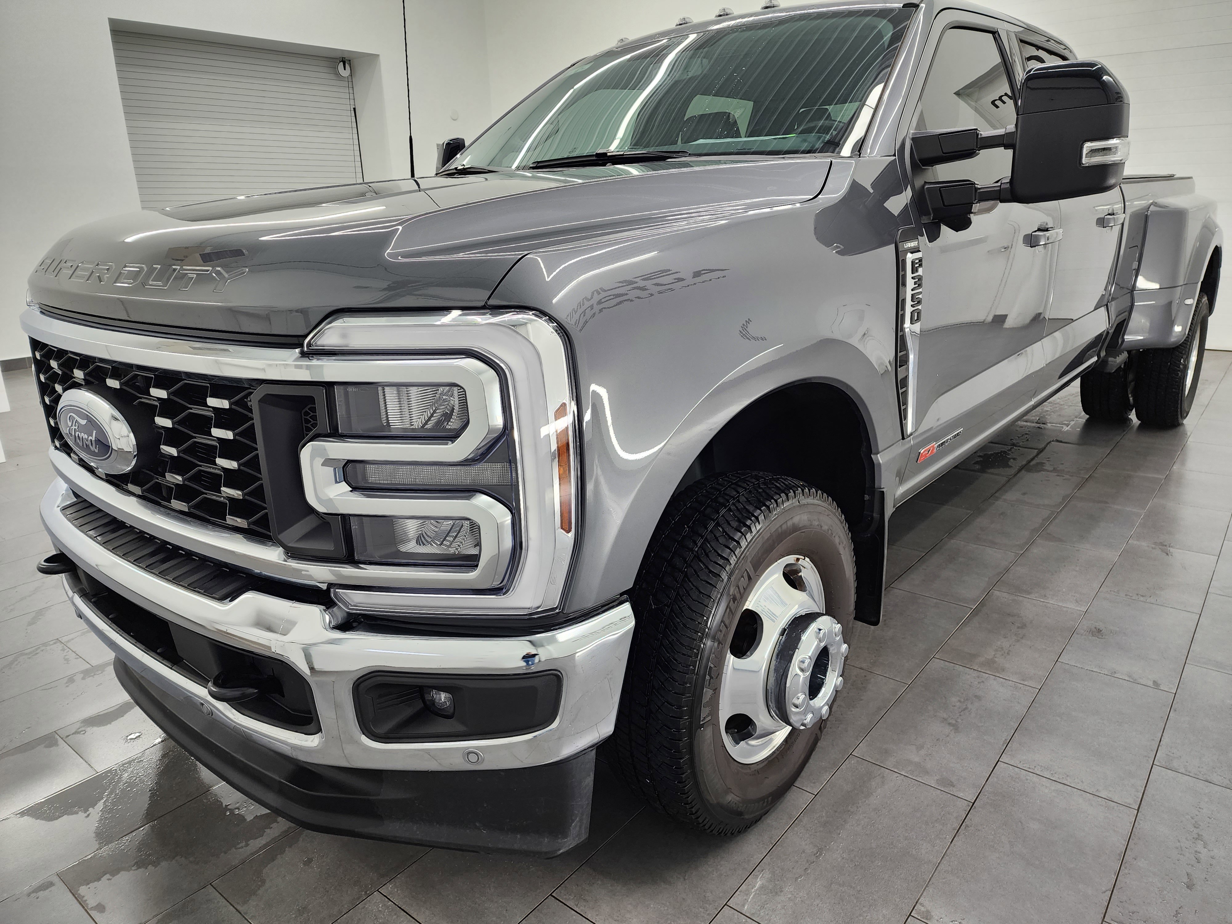 Used 2025 Ford F350 Lariat w/ Lariat Ultimate Package image 6