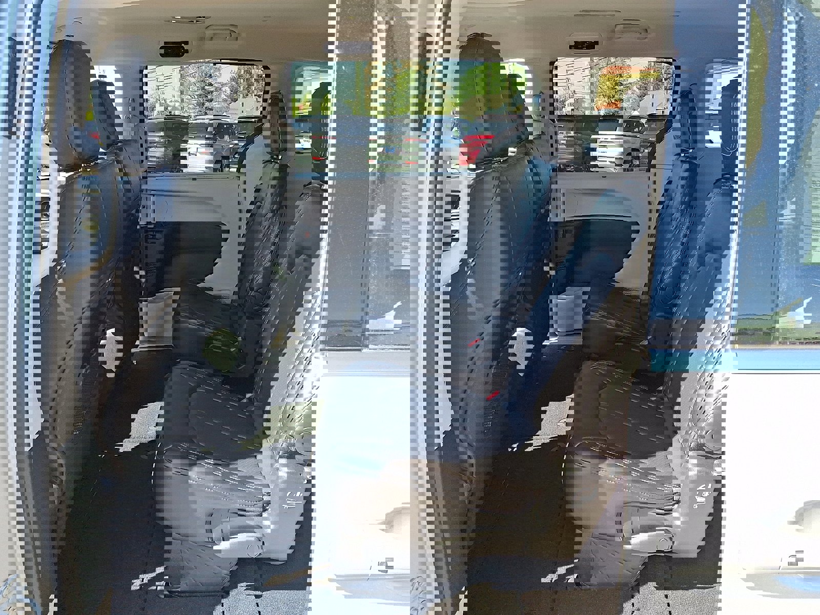 Certified 2024 Chrysler Pacifica Touring-L image 10