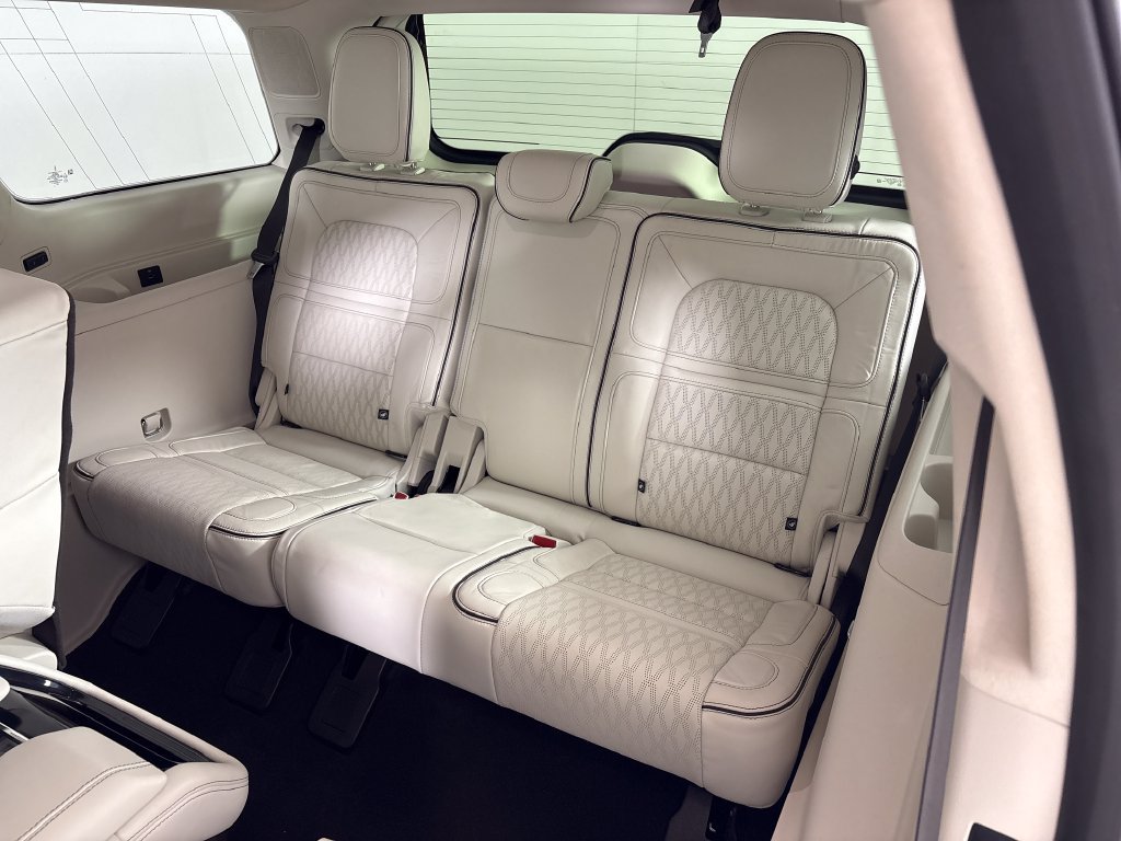 Used 2024 Lincoln Navigator Black Label AWD/4WD image 31