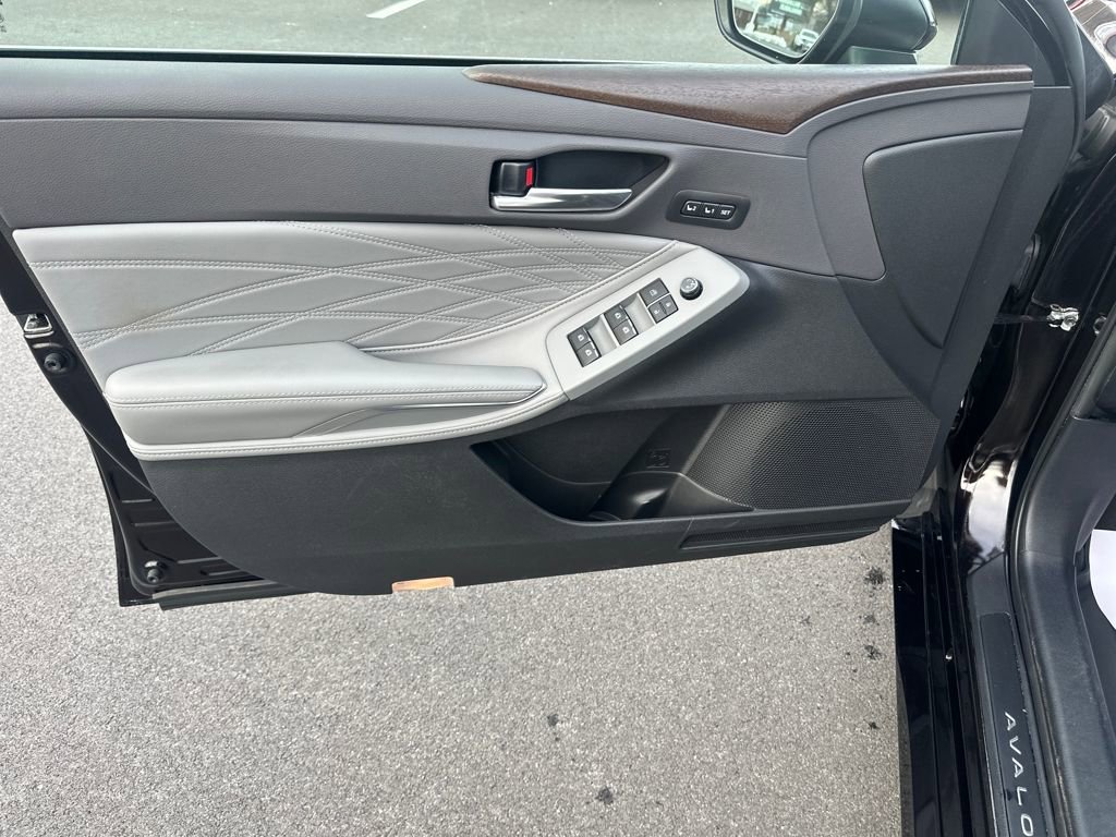 Used 2020 Toyota Avalon Limited w/ Advanced Safety Package image 14