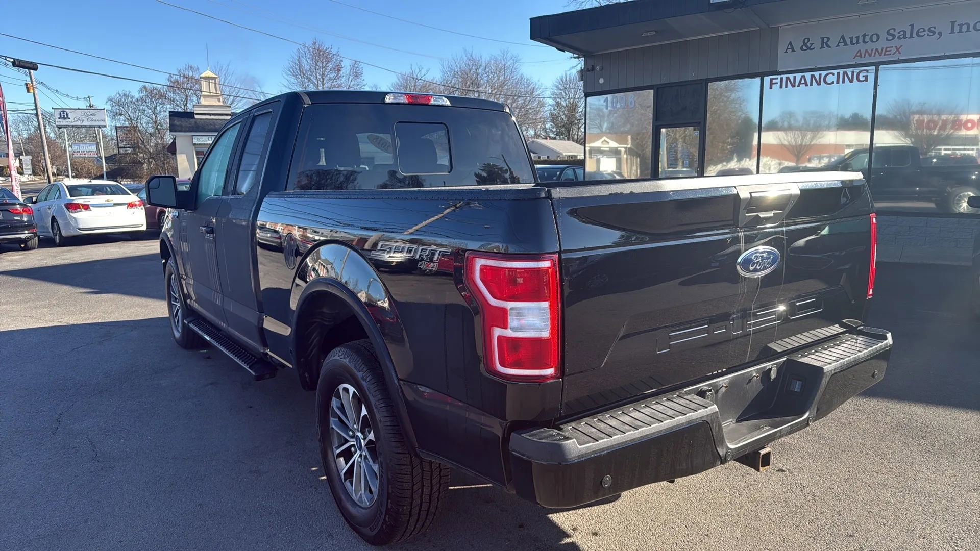 Used 2018 Ford F150 XLT w/ Equipment Group 302A Luxury image 7