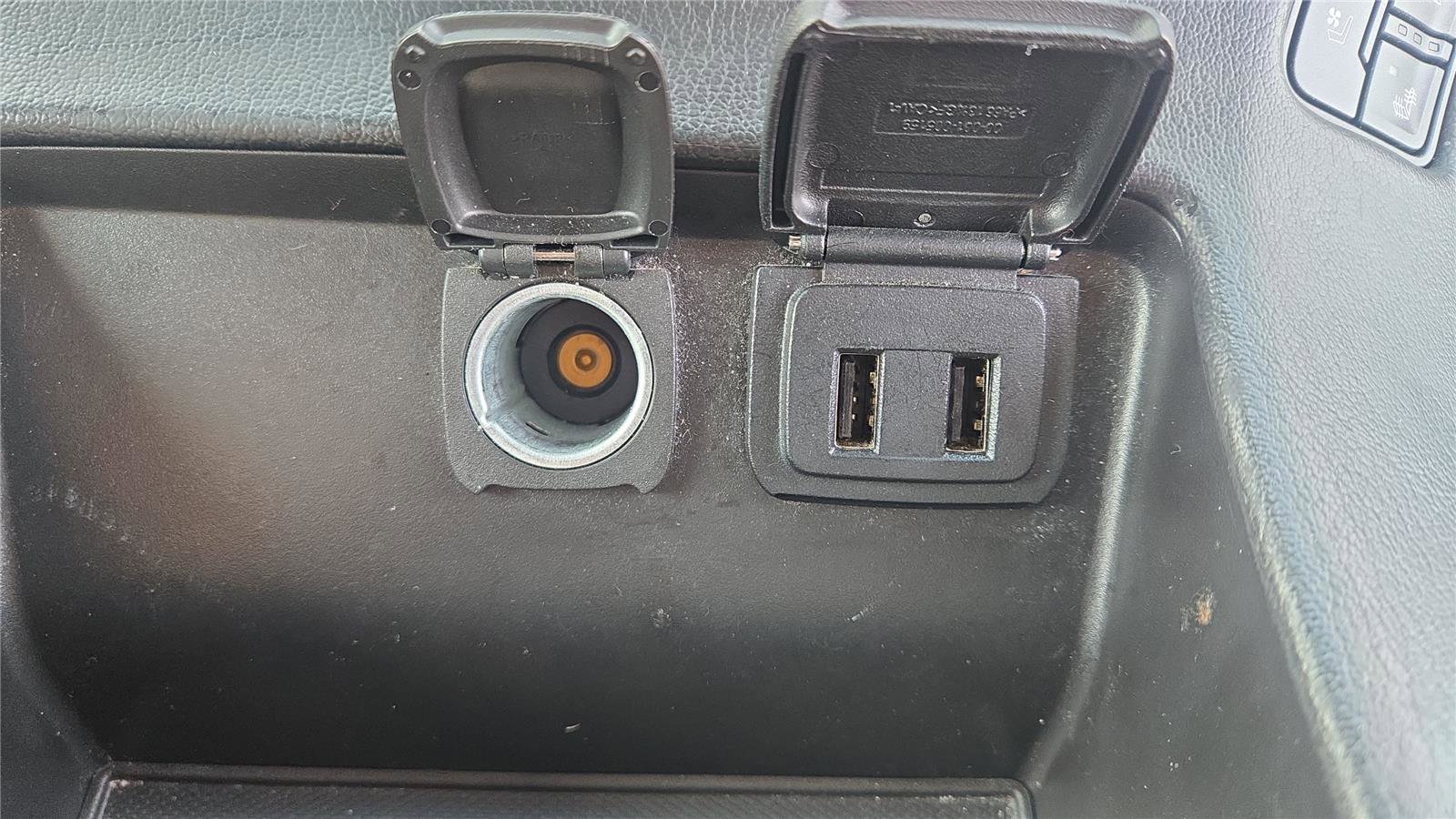 Used 2019 GMC Yukon SLT image 32