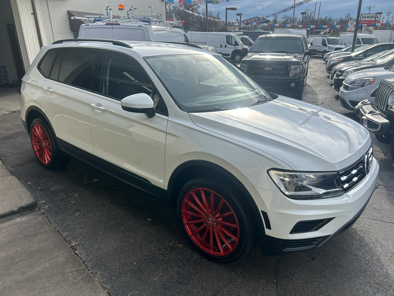 Used 2018 Volkswagen Tiguan S image 5