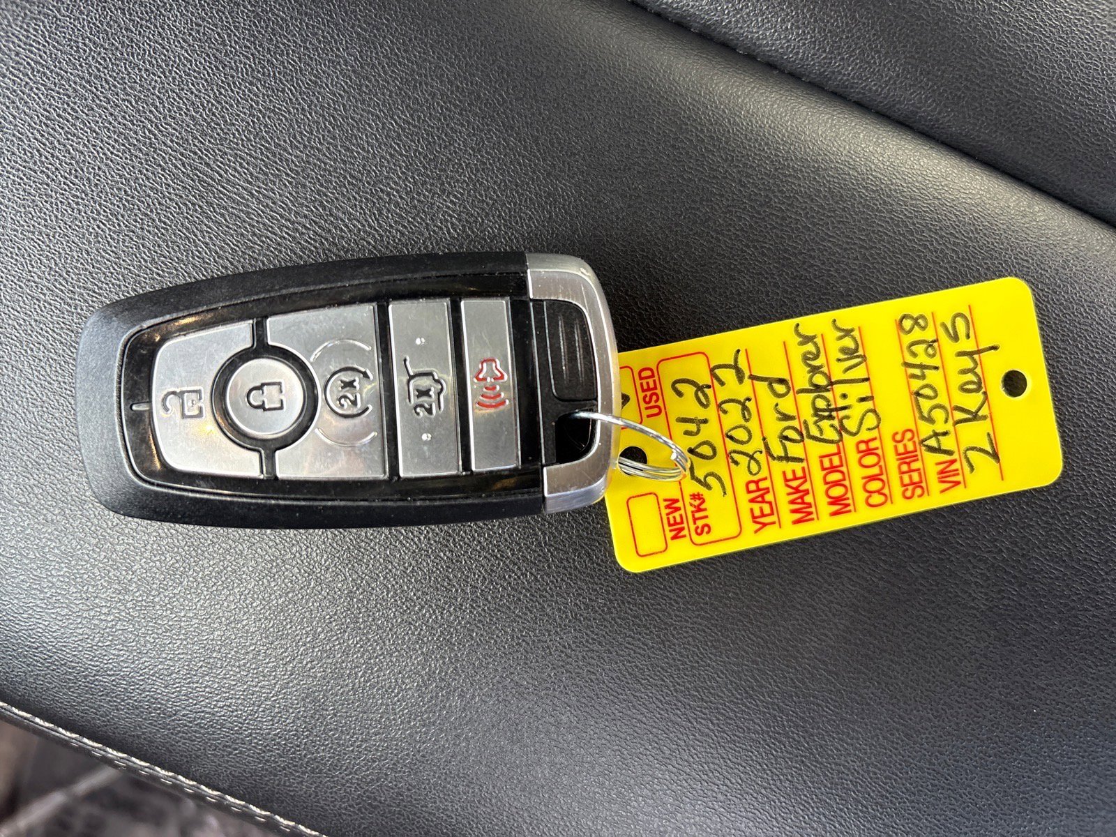 Used 2022 Ford Explorer XLT w/ Equipment Group 202A image 11