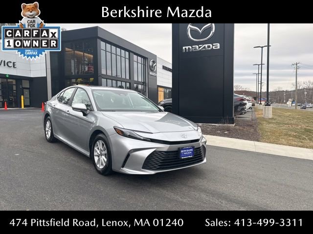 Used 2026 Toyota Camry LE image 1