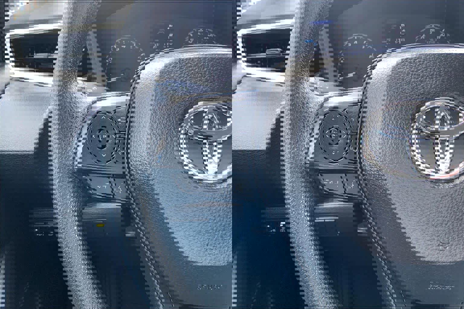 Certified 2025 Toyota Corolla LE FWD image 23