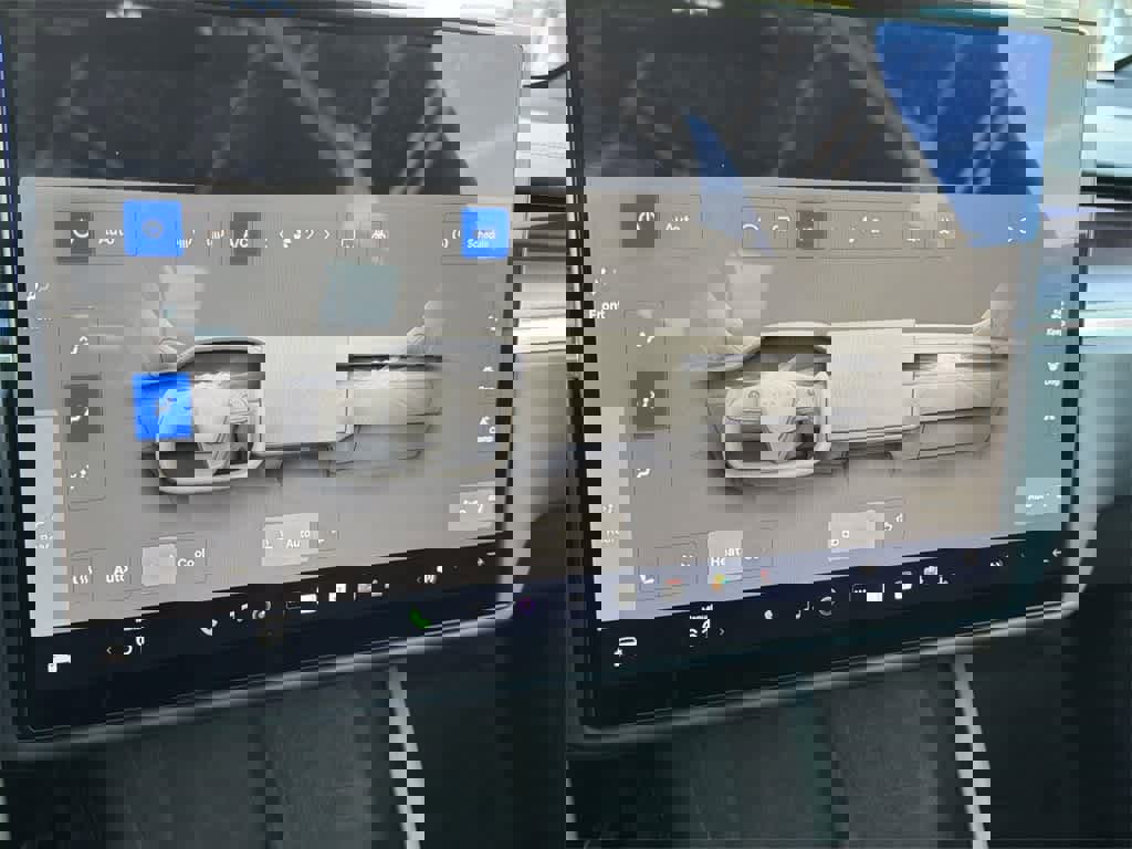 Used 2022 Tesla Model X Plaid image 17