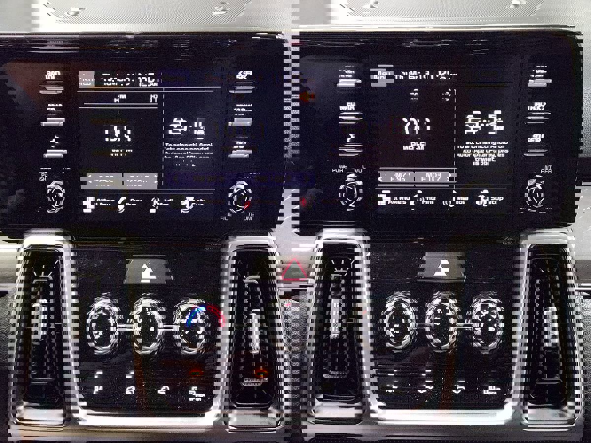 Used 2023 Kia Sorento LX image 39