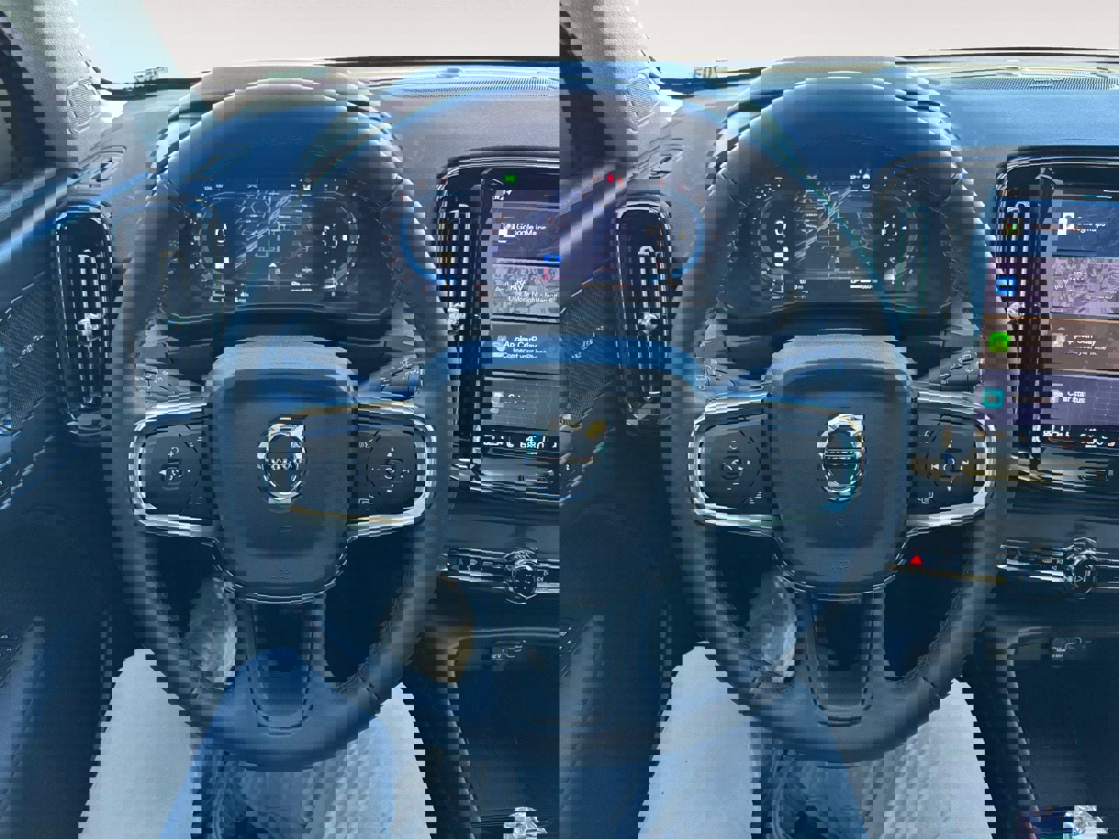 New 2025 Volvo XC40 B5 Ultra w/ Protection Package image 12