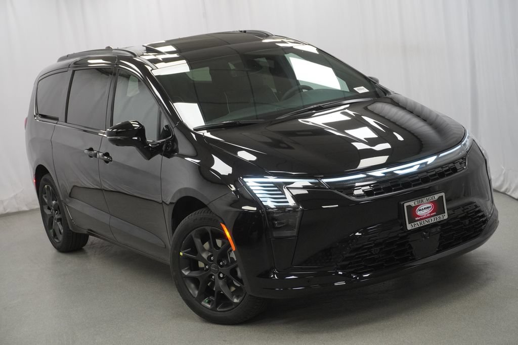 New 2027 Chrysler Pacifica Limited AWD/4WD image 8