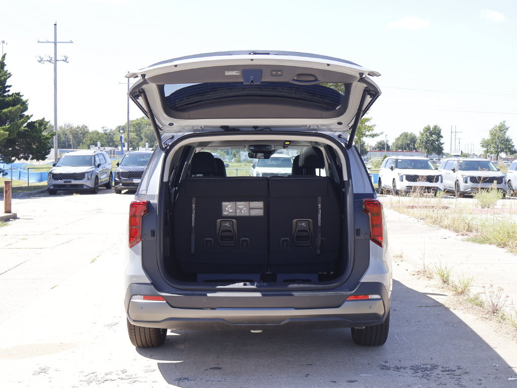 New 2027 Kia Carnival SX w/ Dark Edition Package FWD image 7