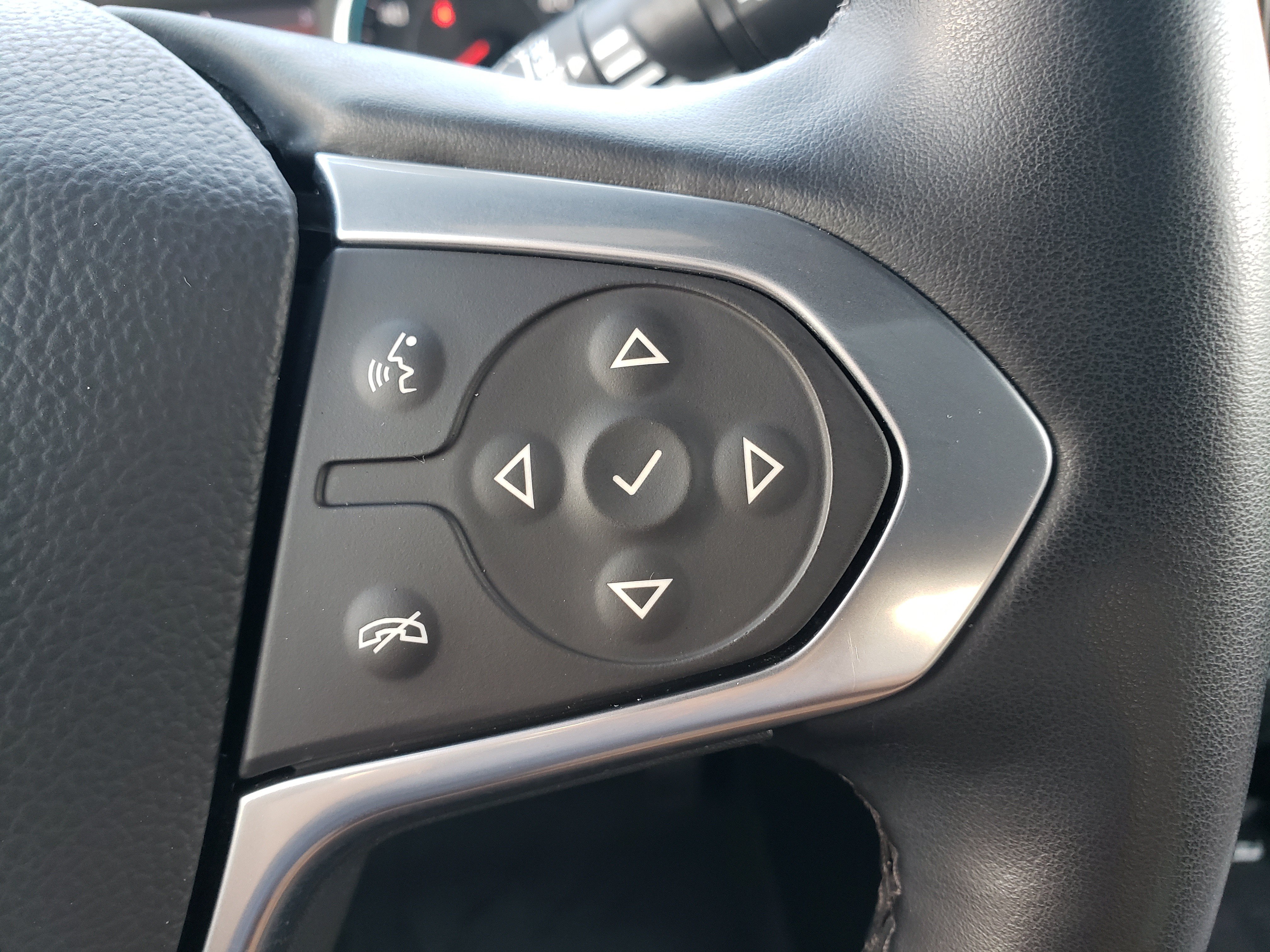 Used 2023 Chevrolet Traverse RS w/ LPO, Floor Liner Package FWD image 18