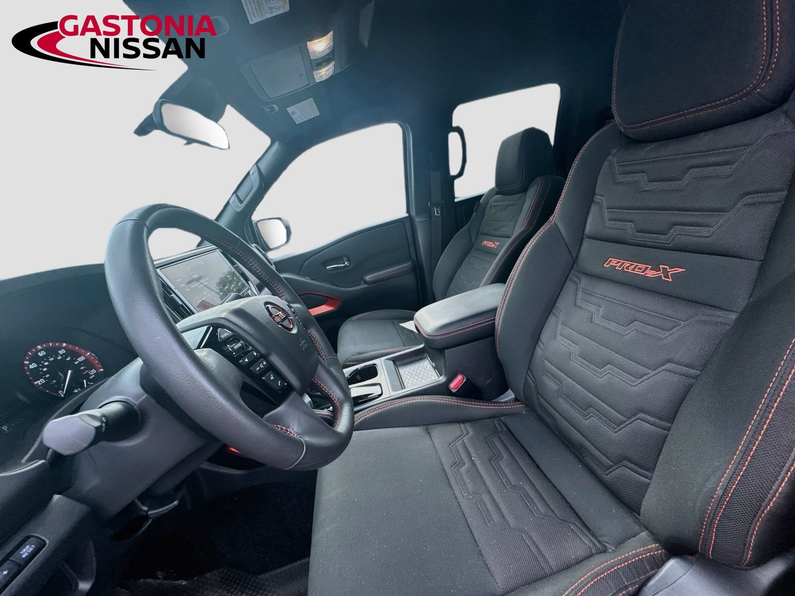 Used 2025 Nissan Frontier Pro-X RWD image 25