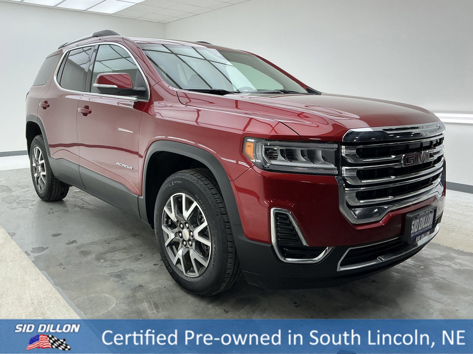 Used 2022 GMC Acadia SLE w/ Driver Convenience Package image 3