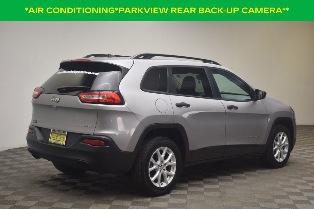 Used 2016 Jeep Cherokee Sport image 6