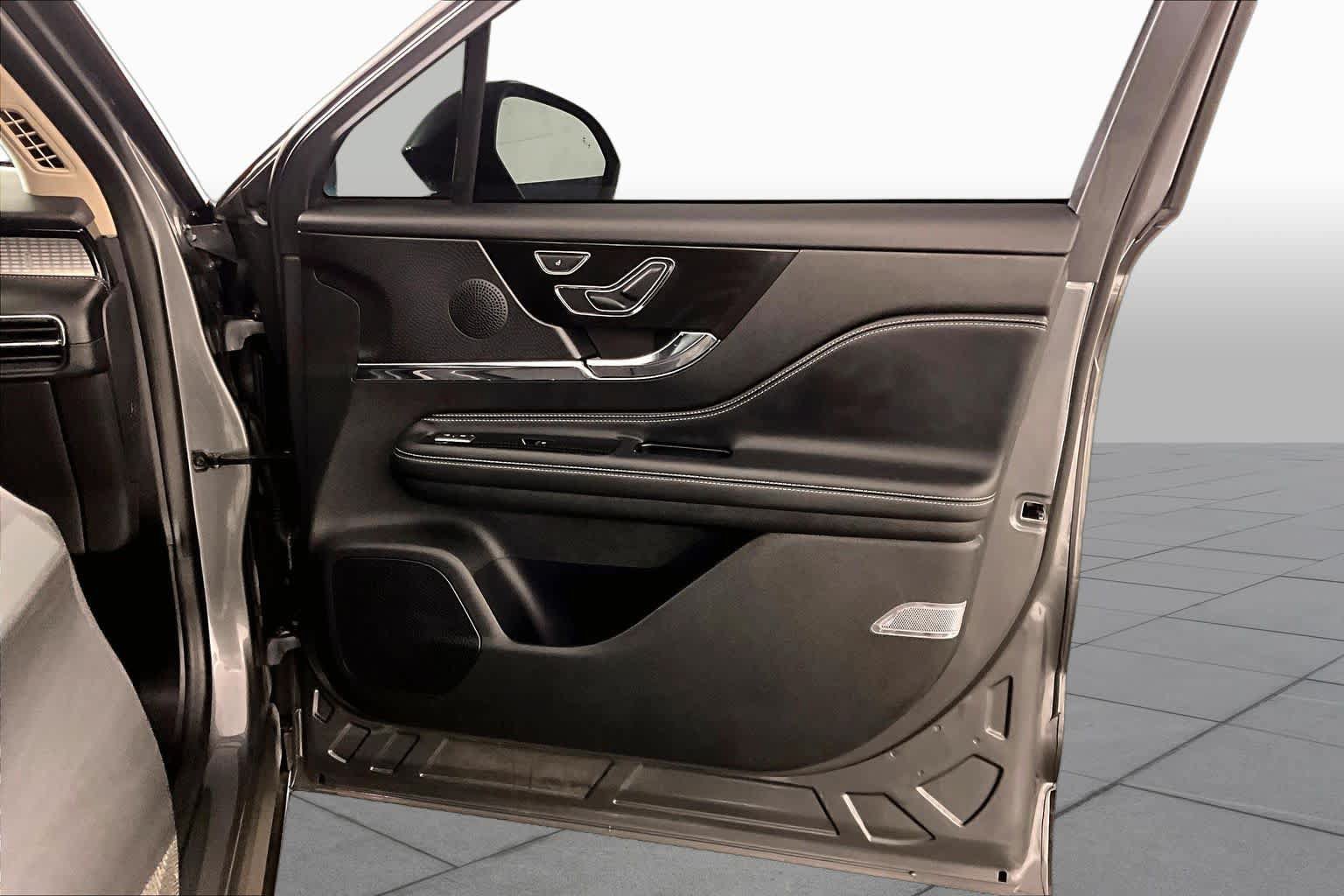 Used 2024 Lincoln Corsair FWD image 21
