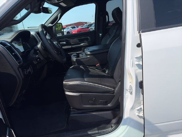 Used 2026 RAM 2500 Laramie AWD/4WD image 9
