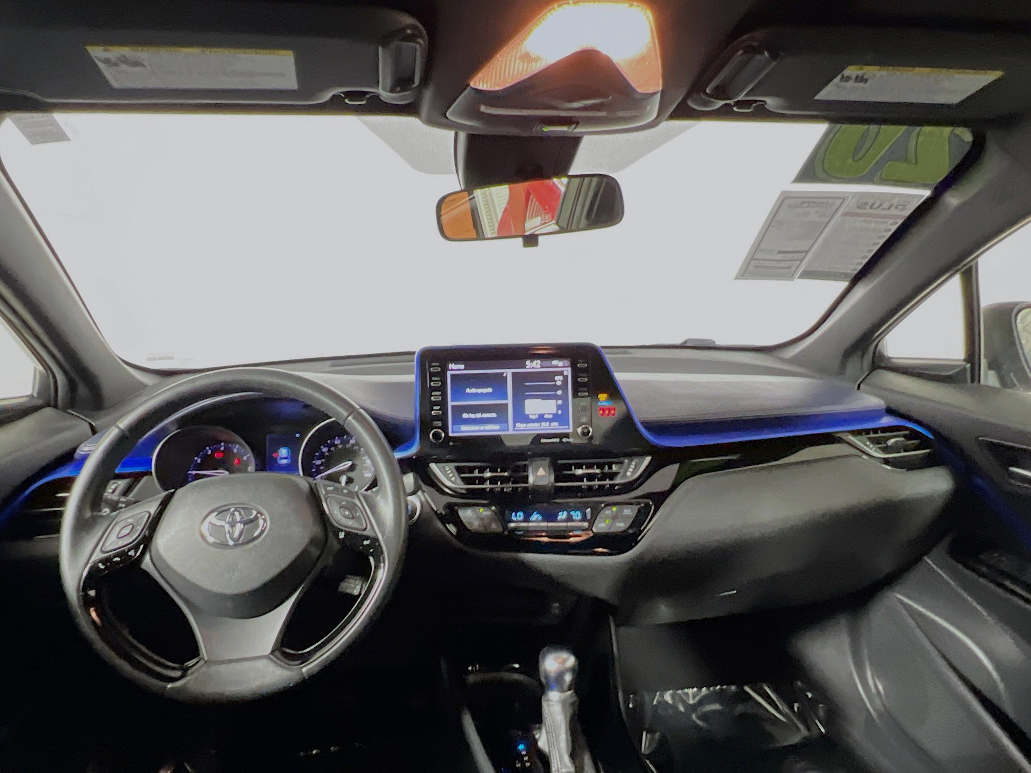 Used 2020 Toyota C-HR XLE image 30