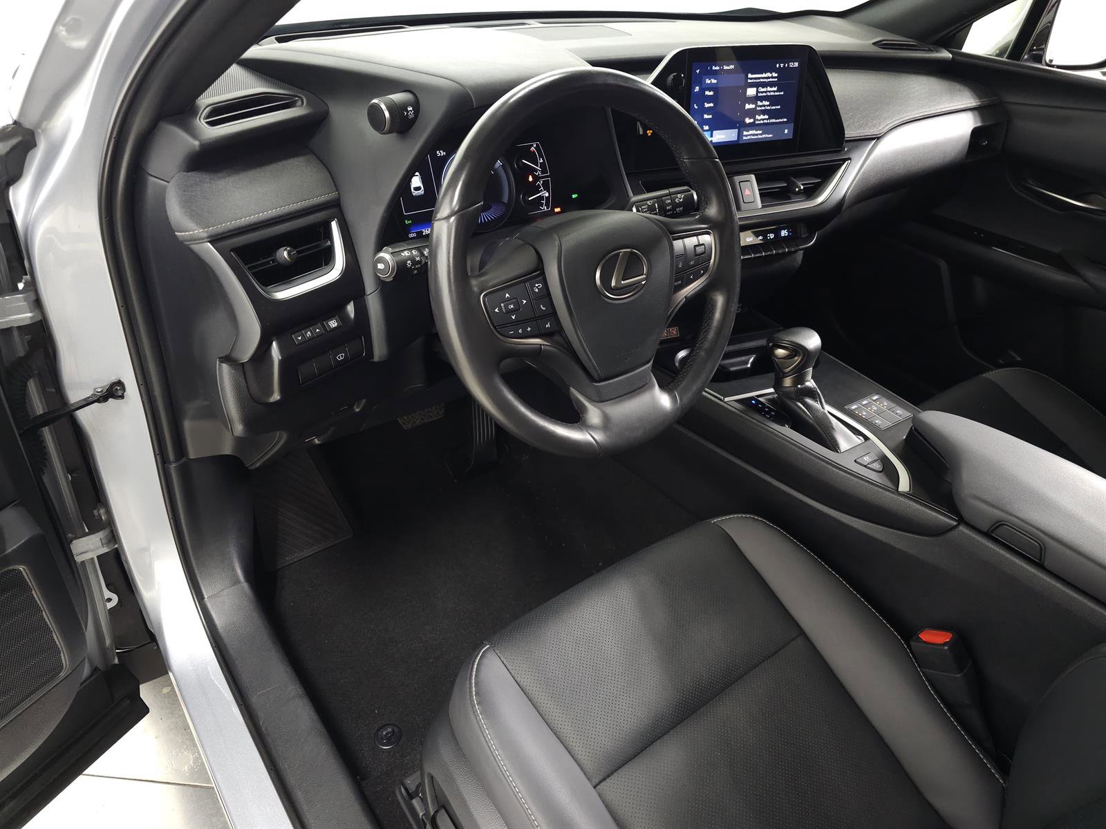 Certified 2023 Lexus UX 250h F Sport w/ Accessory Package (Z2) image 16