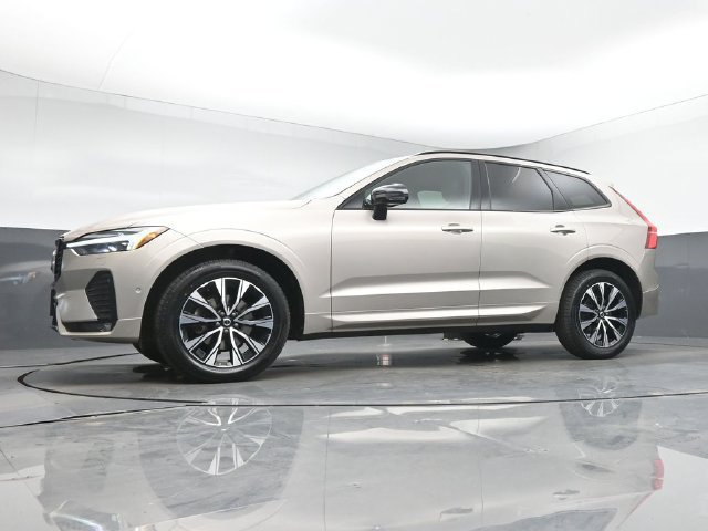 Used 2024 Volvo XC60 B5 Plus w/ Climate Package AWD/4WD image 39
