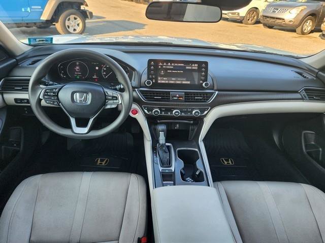 Used 2018 Honda Accord EX image 18
