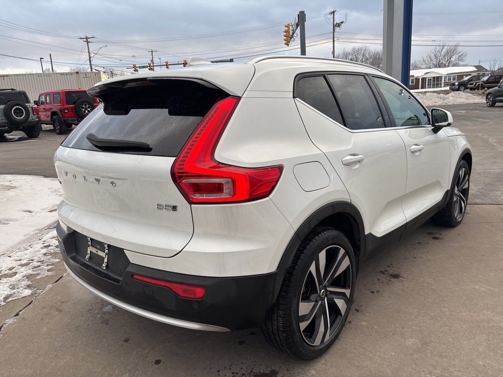 Certified 2023 Volvo XC40 B5 Plus w/ Protection Package Premier image 6