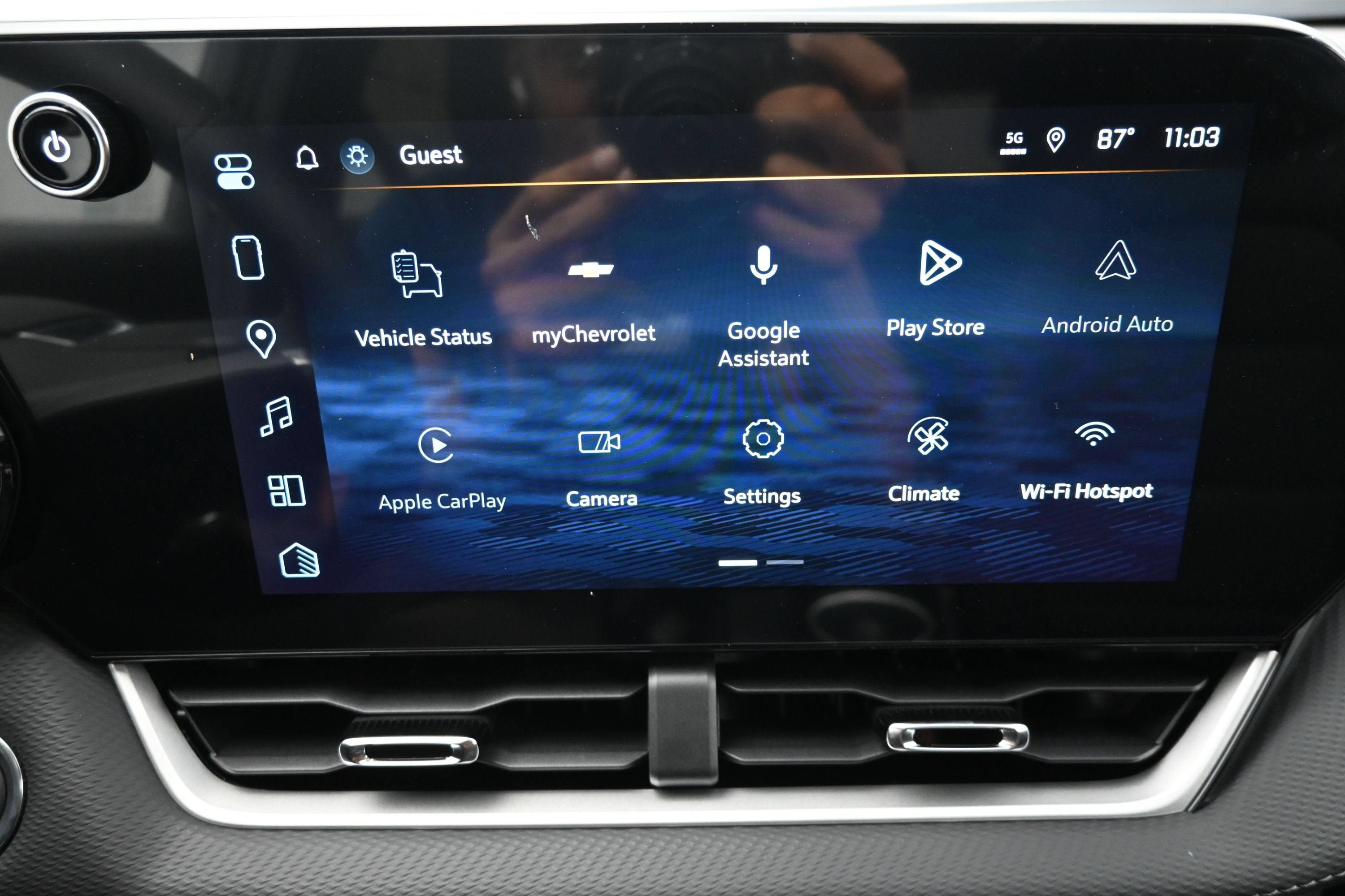 New 2027 Chevrolet Equinox LT w/ Convenience Package II FWD image 16