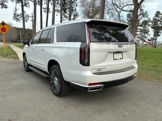 Used 2022 Cadillac Escalade ESV Premium Luxury image 5