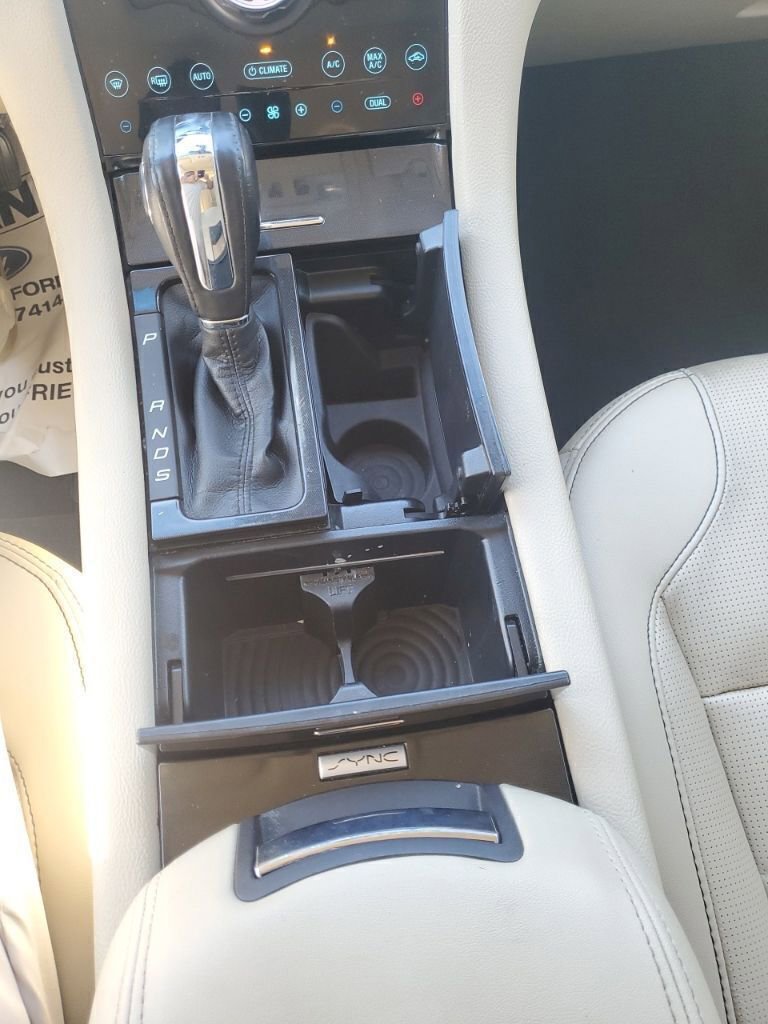 Used 2018 Ford Taurus Limited FWD image 23