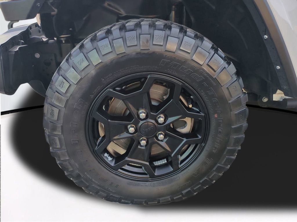 Used 2023 Jeep Gladiator Willys image 11