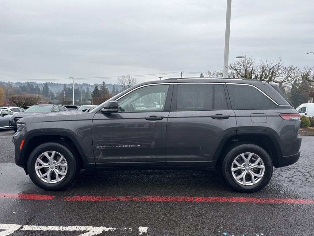 Used 2022 Jeep Grand Cherokee Limited image 4