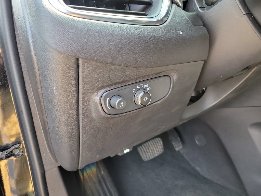 Used 2024 Chevrolet Equinox LT AWD/4WD image 25