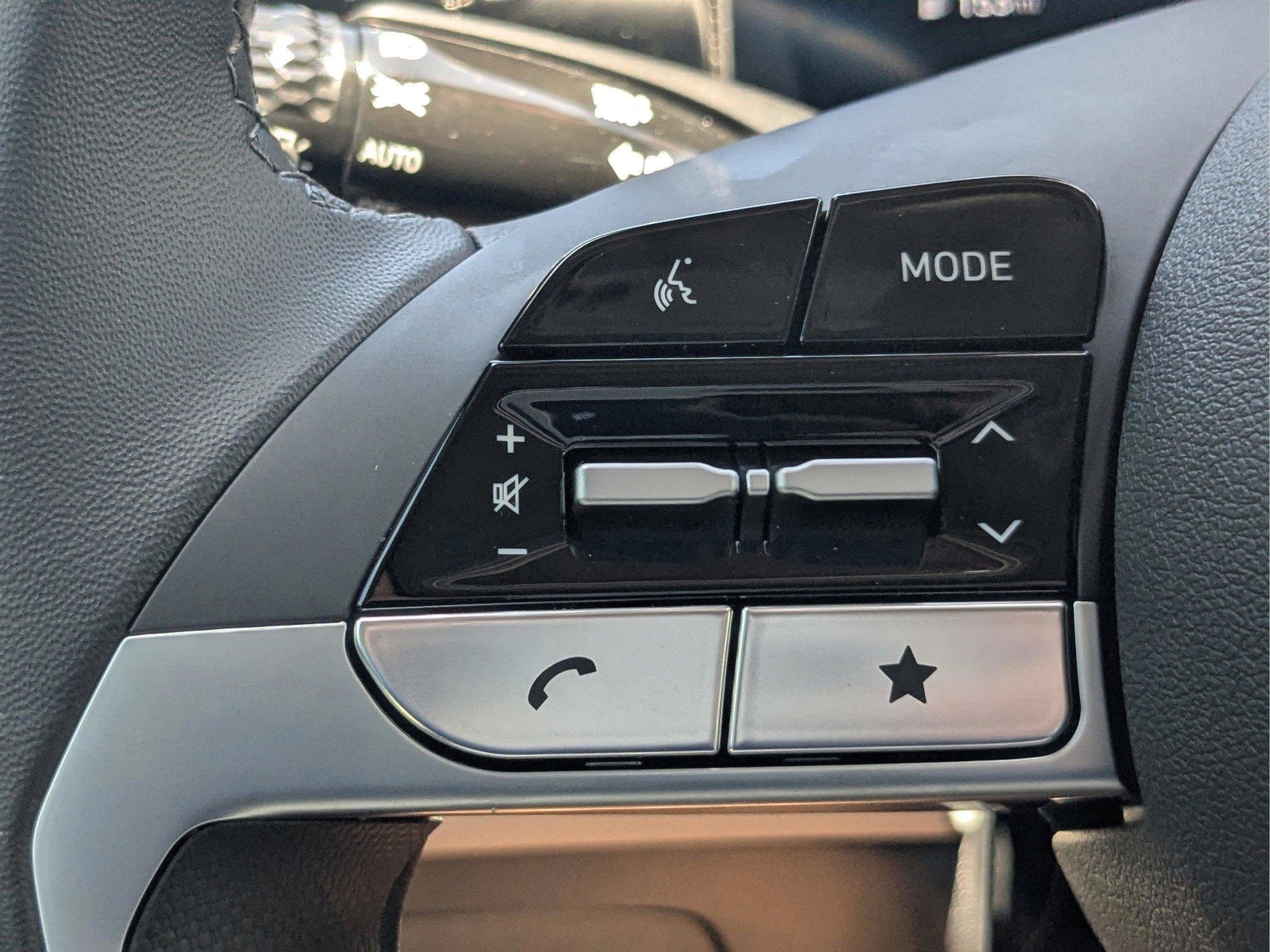 New 2026 Hyundai Elantra Limited FWD image 27